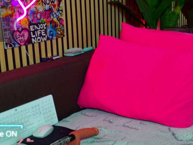 melaniatress live cam on BongaCams