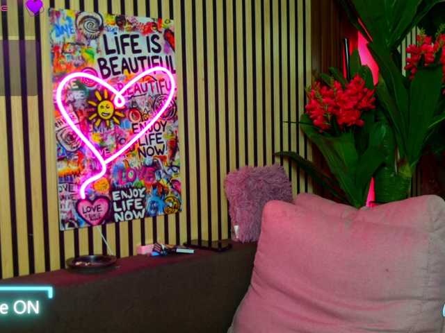 melaniatress live cam on BongaCams
