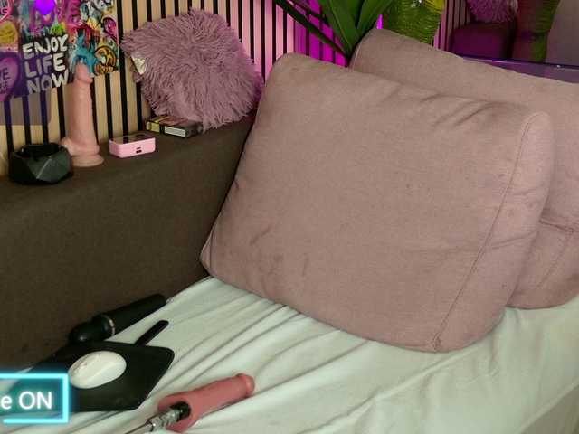 melaniatress live cam on BongaCams