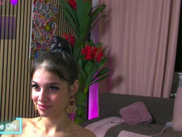 melaniatress live cam on BongaCams