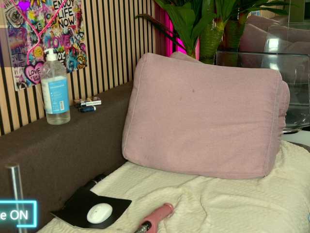 melaniatress live cam on BongaCams