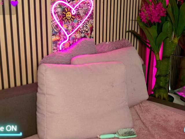 melaniatress live cam on BongaCams