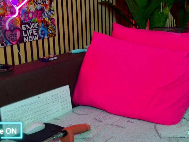 melaniatress live cam on BongaCams