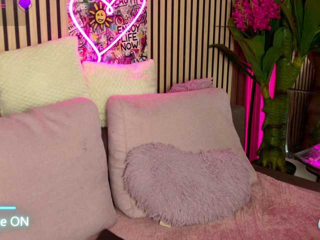 melaniatress live cam on BongaCams