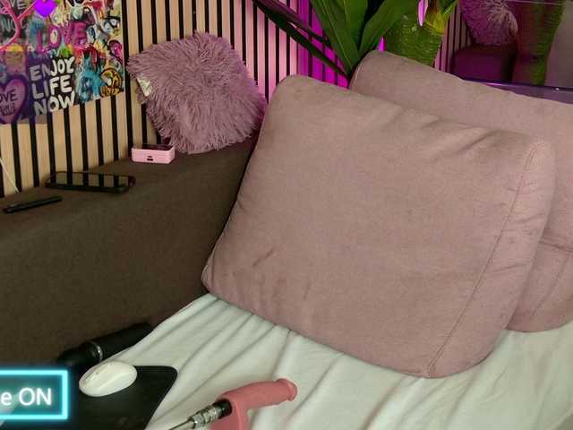 melaniatress live cam on BongaCams