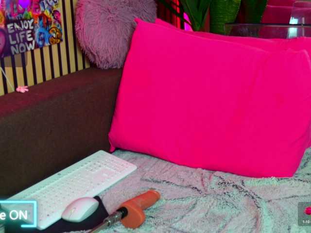 melaniatress live cam on BongaCams