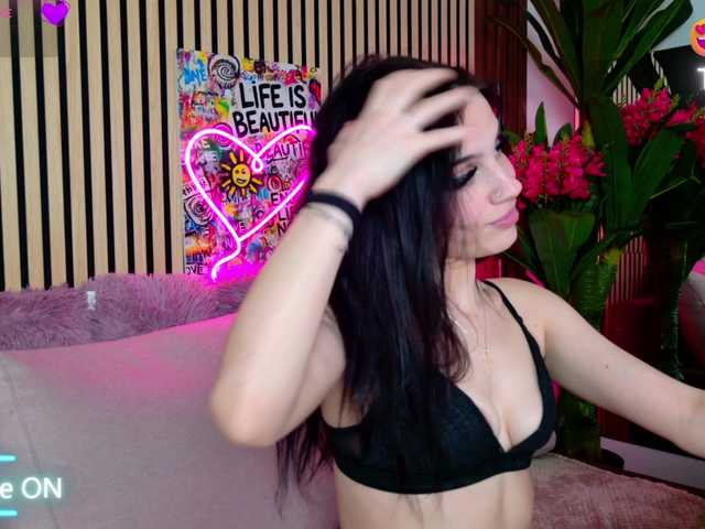 melaniatress's BongaCams show and profile