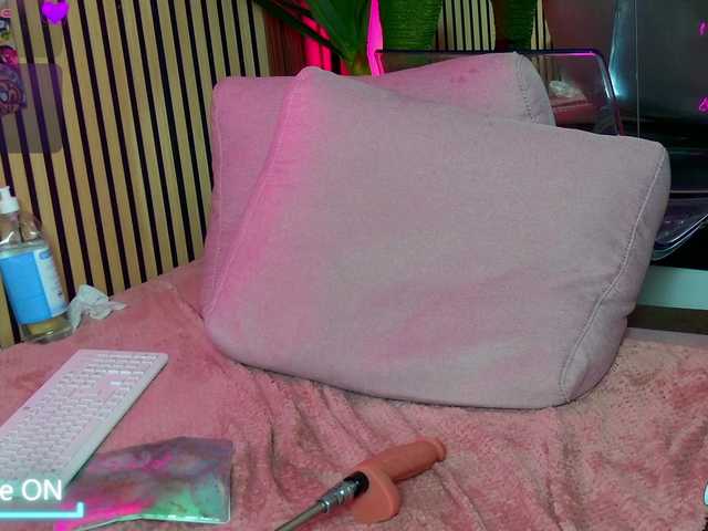 melaniatress live cam on BongaCams