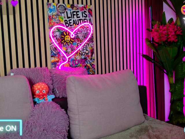 melaniatress's BongaCams show and profile