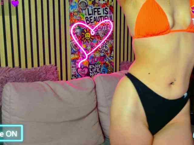 melaniatress Live Webcam on BongaCams