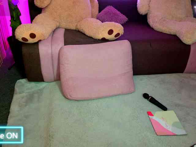 melaniatress melaniatress