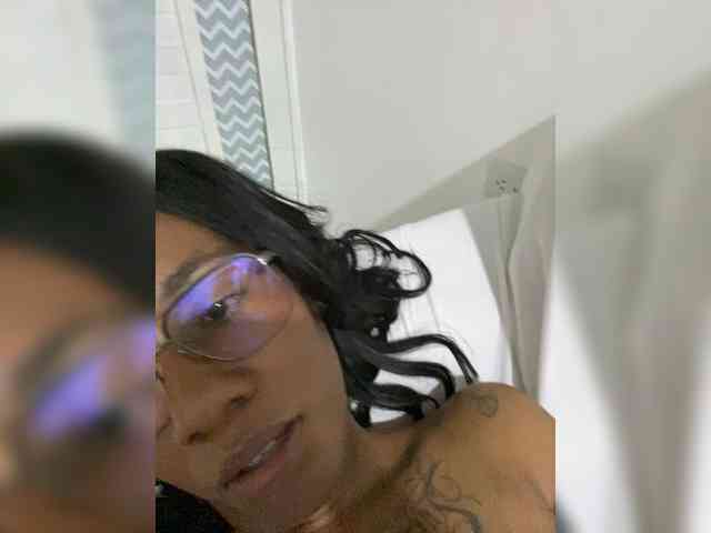 ReginaCorleone webcam