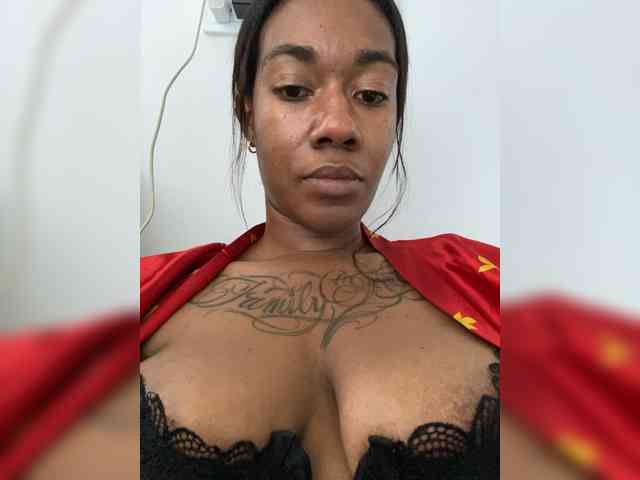 ReginaCorleone webcam