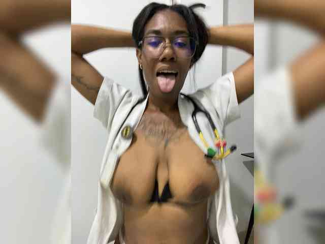 ReginaCorleone webcam
