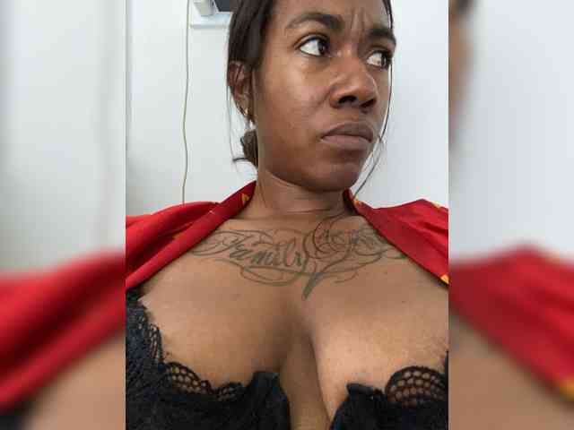 ReginaCorleone webcam