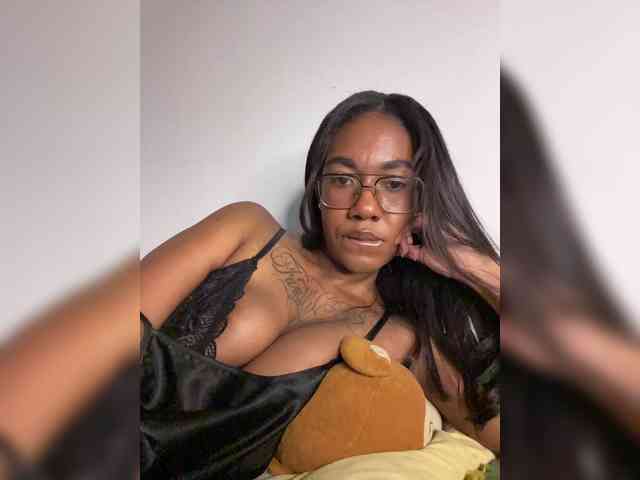 ReginaCorleone webcam