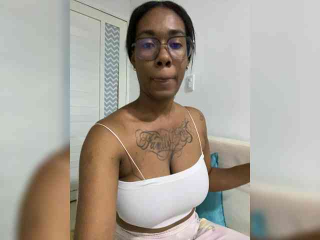 ReginaCorleone webcam