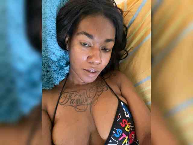 ReginaCorleone webcam