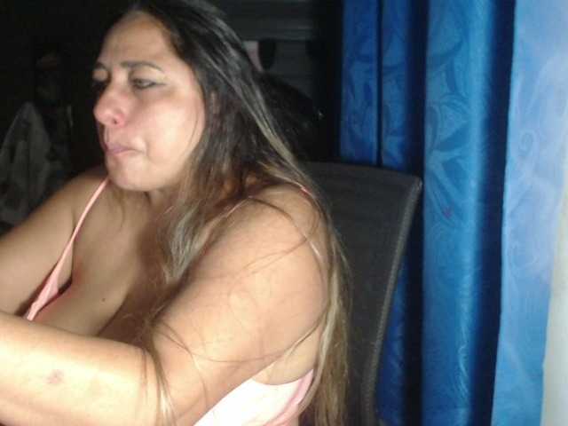 adrianamilf44 live webcam show