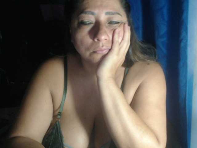 adrianamilf44 live cam on BongaCams