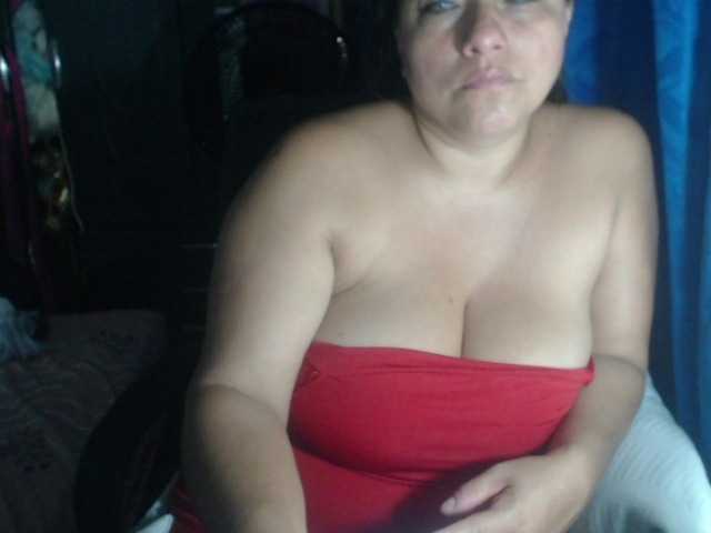 adrianamilf44 live cam on BongaCams