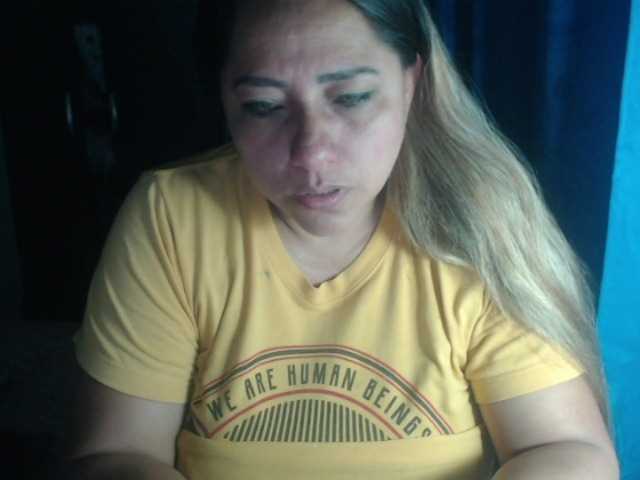 adrianamilf44 live cam on BongaCams