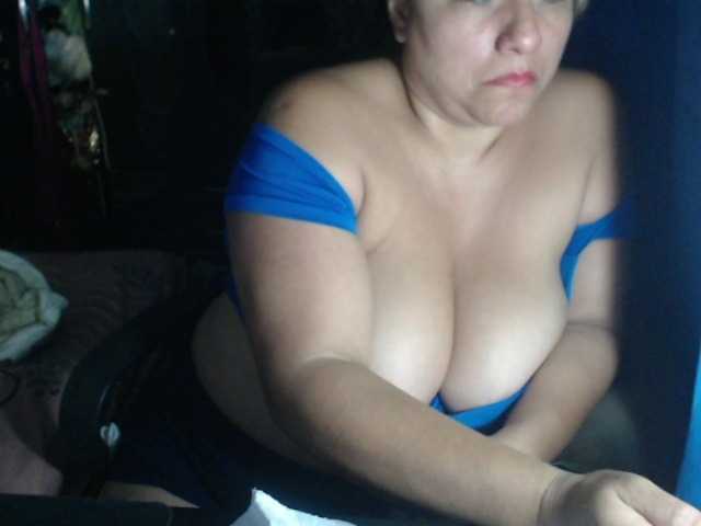 adrianamilf44 live cam on BongaCams