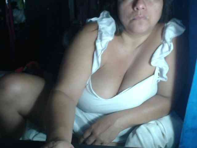 adrianamilf44 webcam
