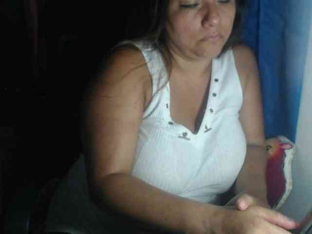 adrianamilf44 webcam