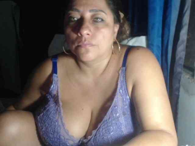 adrianamilf44 webcam