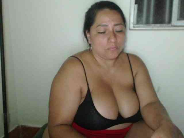 adrianamilf44 webcam