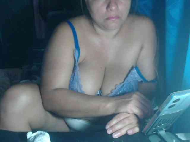 adrianamilf44 webcam