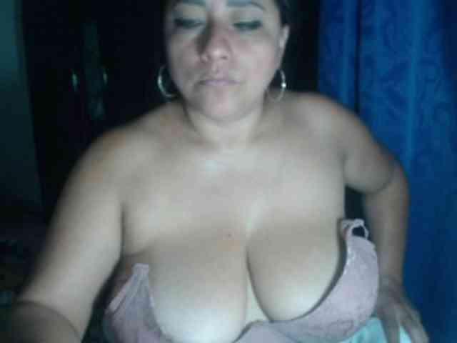 adrianamilf44 webcam