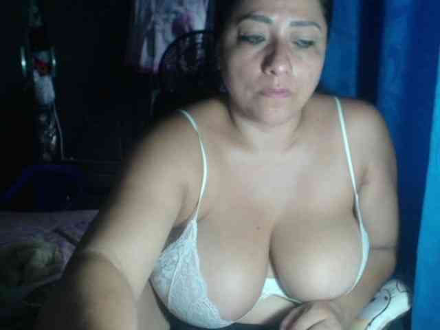 adrianamilf44 webcam