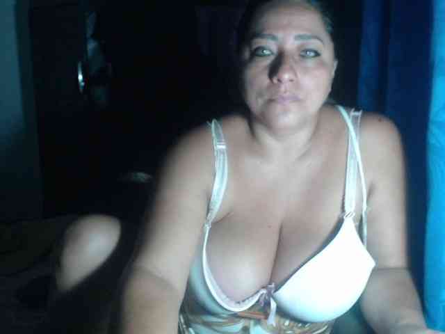 adrianamilf44 webcam