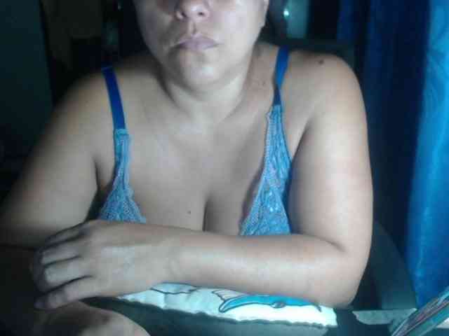 adrianamilf44 webcam
