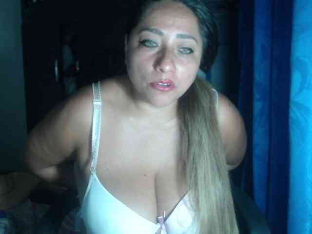 adrianamilf44 webcam