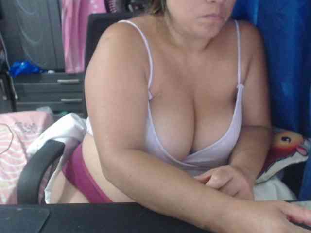 adrianamilf44 webcam