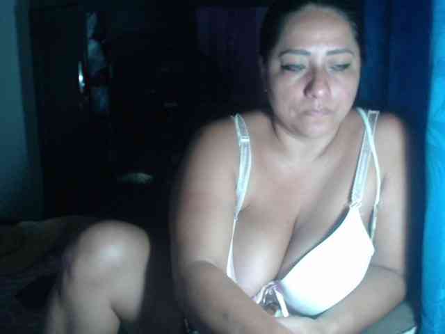 adrianamilf44 webcam