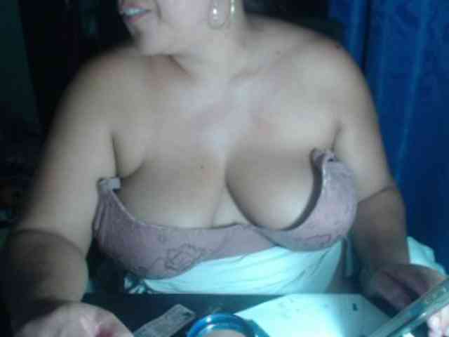 adrianamilf44 webcam