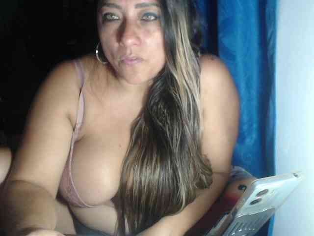 adrianamilf44 webcam