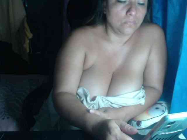 adrianamilf44 webcam