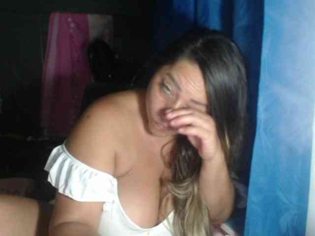 adrianamilf44 webcam