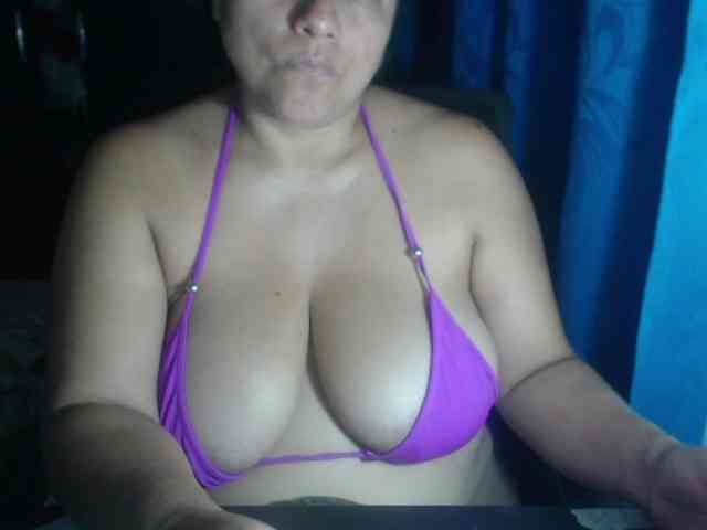 adrianamilf44 webcam
