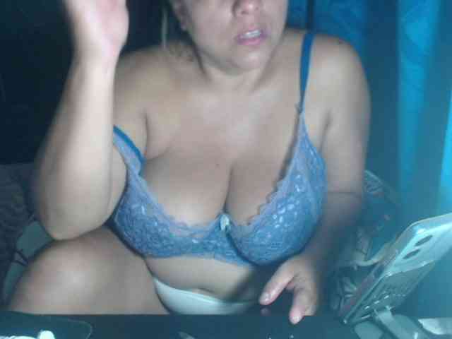 adrianamilf44 webcam