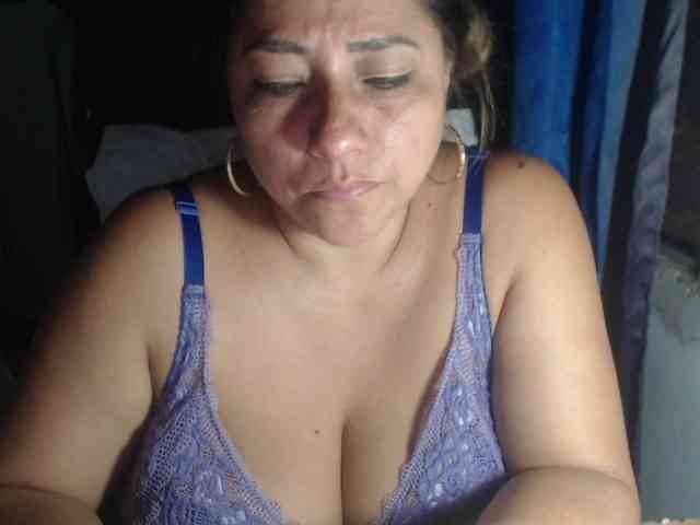 adrianamilf44 webcam