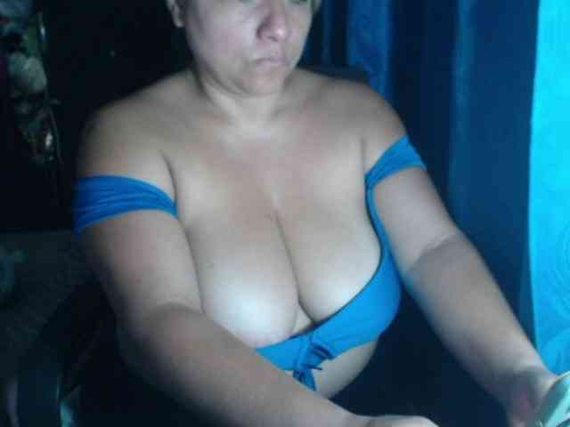 adrianamilf44 webcam
