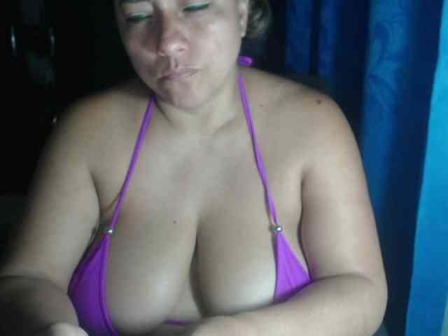 adrianamilf44 webcam
