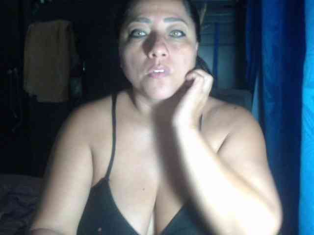 adrianamilf44 webcam