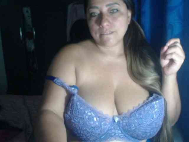 adrianamilf44 webcam